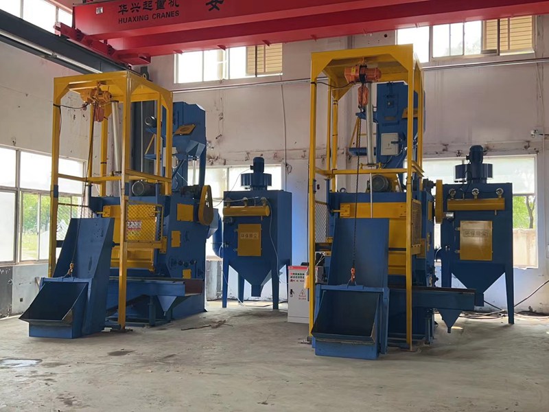 Q3220自動上下料拋丸機、帶振動篩分出料機